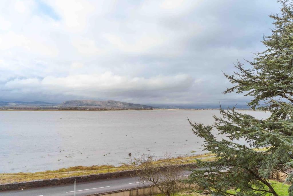 Watersedge Retreat, Views, Sunsets, Dogs Welcome Sandside  Bagian luar foto