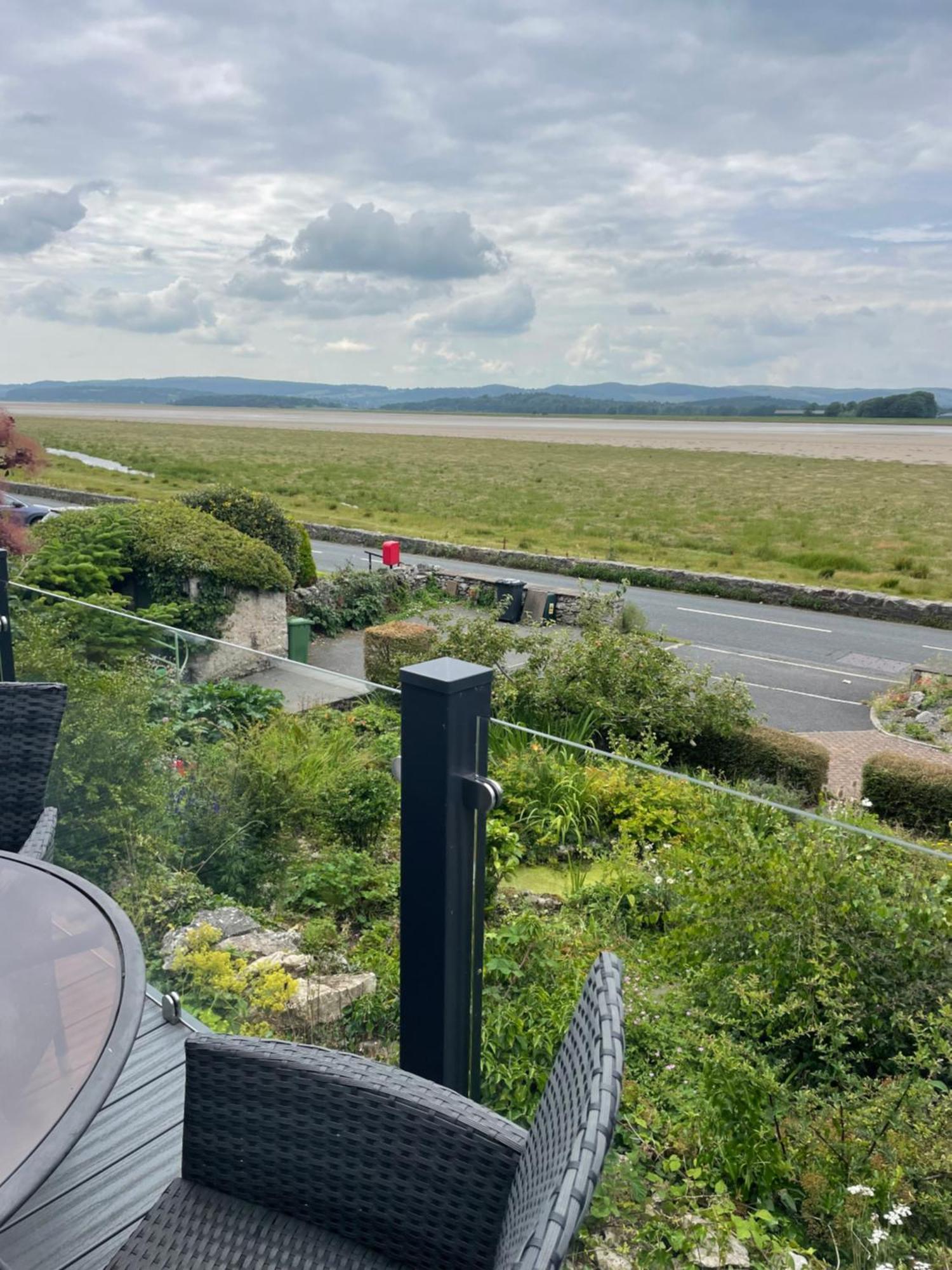 Watersedge Retreat, Views, Sunsets, Dogs Welcome Sandside  Bagian luar foto